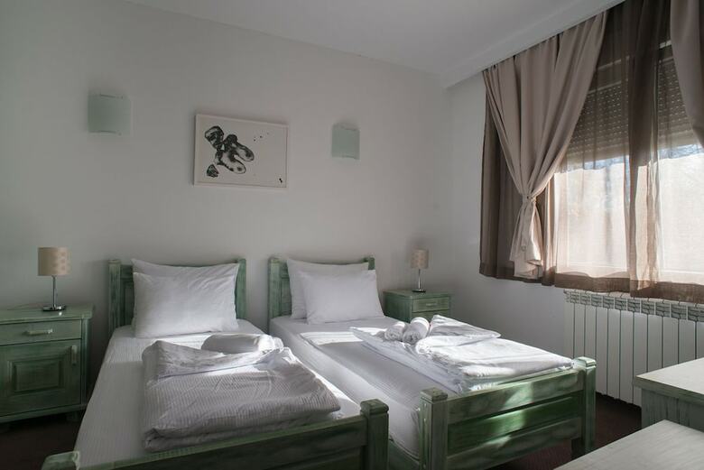Hotel Trim