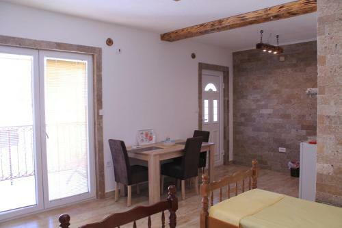 Hostal Rooms Lazarevi?
