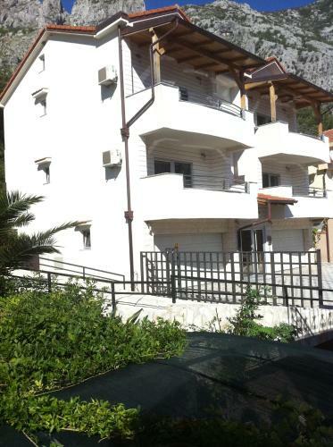 Apartments Milos