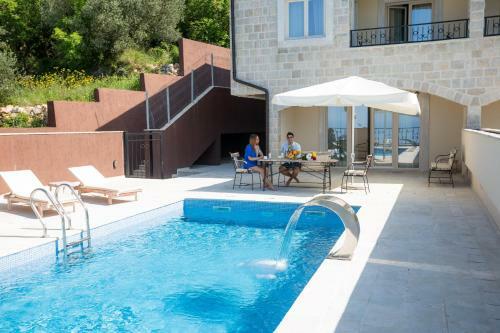 Sunny Villas