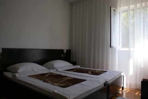 Hostal Guest House Dragovi?