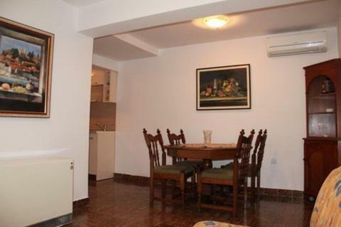 Hostal Guest House Dragovi?