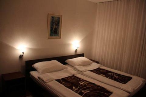 Hostal Guest House Dragovi?