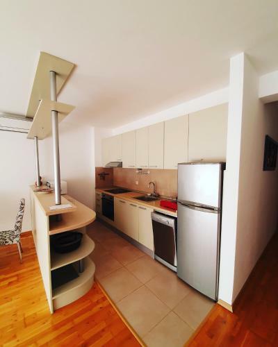 Leea Apartments