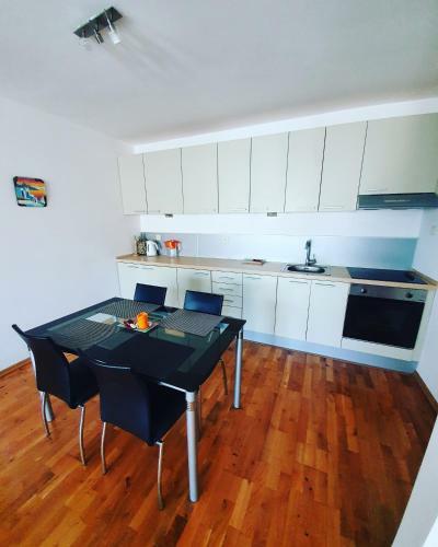 Leea Apartments