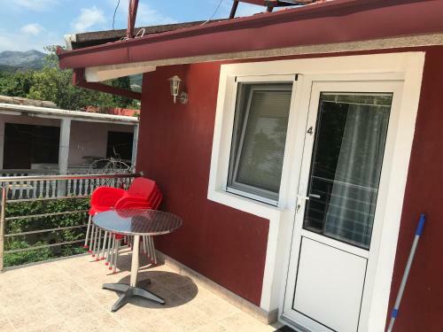 Hostal Apartmani Tomovic