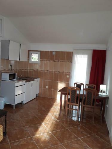 Hostal Apartments Jovanic With 2 Bedrooms