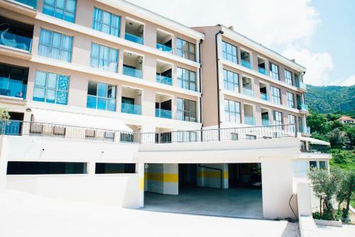 Apartamentos Golden Eagle