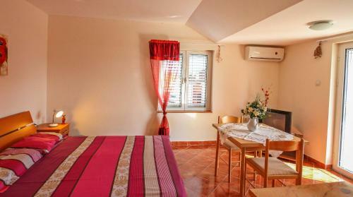 Apartamentos Dada Accommodation
