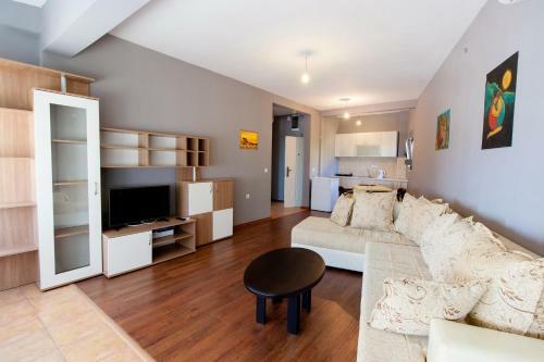 Art I Apartments