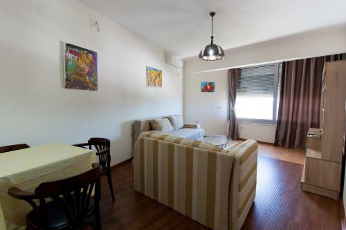 Art I Apartments