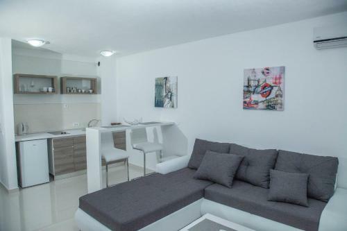 Pine Hill Luxury Apartments