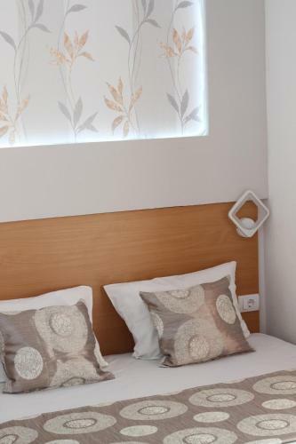Hostal Apartments Cota Guesthouse