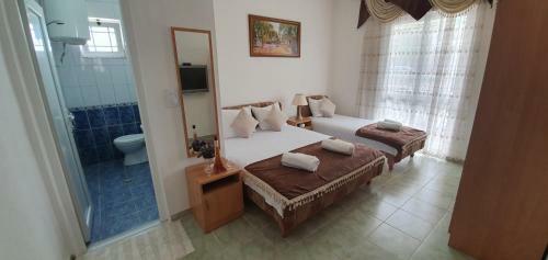 Hostal Apartments Cota Guesthouse