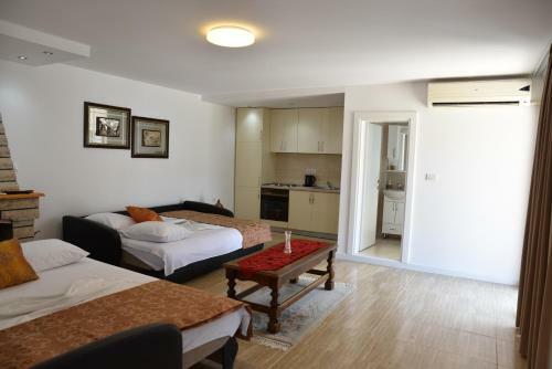 Hostal Guest House Evropa