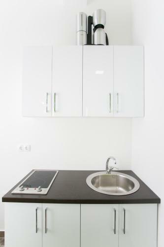 Zara Apartments