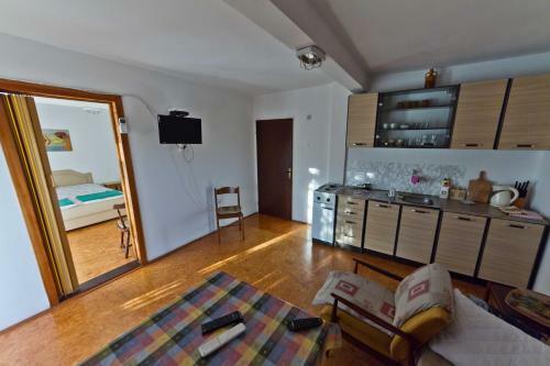 Hostal Apartments Marie