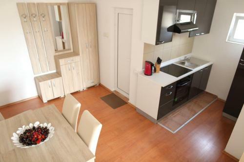 Apartment Yaring