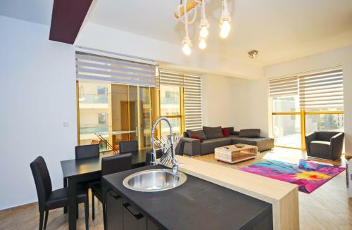 Sea Breeze Lux Apartments