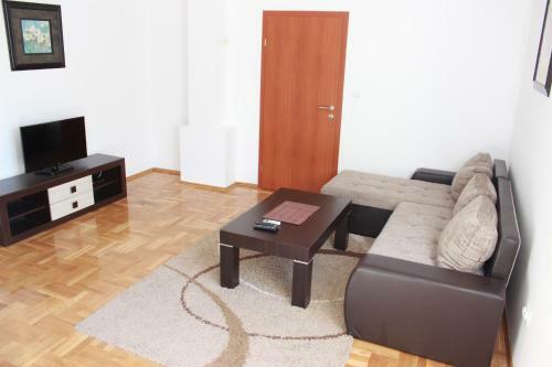Apartment Milos