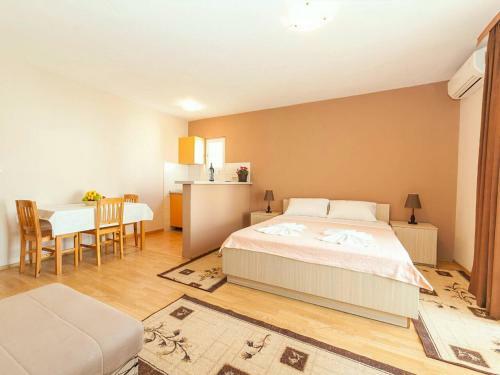 Apartamentos Hana Accommodation