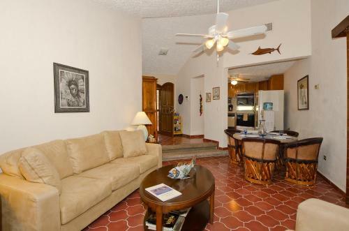 Short Walk To Downtown&beach From Villa Serrana
