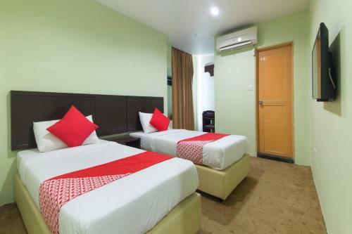 Oyo 1102 Amani Hotel