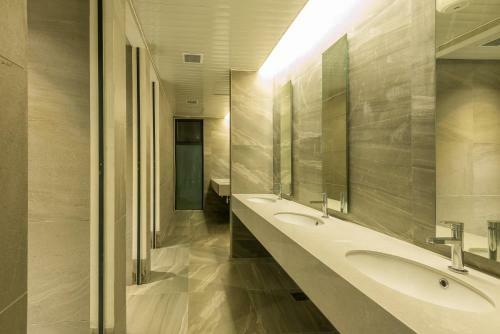 Jinhold Hotel & Serviced Apartment