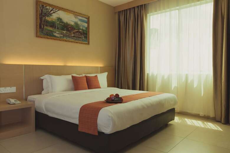 Paragon Lutong Hotel
