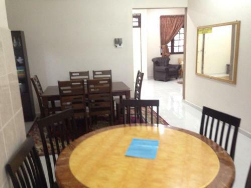D'embun Homestay Airport Lodge