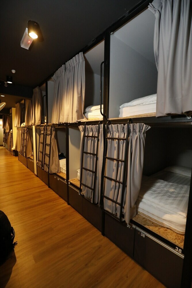 Sleepbox Hotel