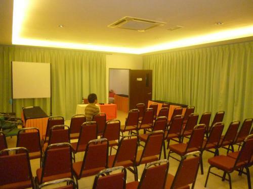 G Six Hotel