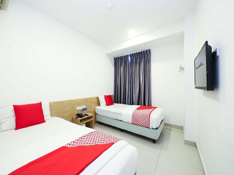 Oyo 337 Iris Hotel