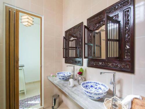 Balik Pulau Booklodge B&B