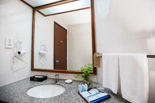 Hotel Rainbow Paradise Beach Resort