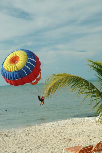 Hotel Rainbow Paradise Beach Resort
