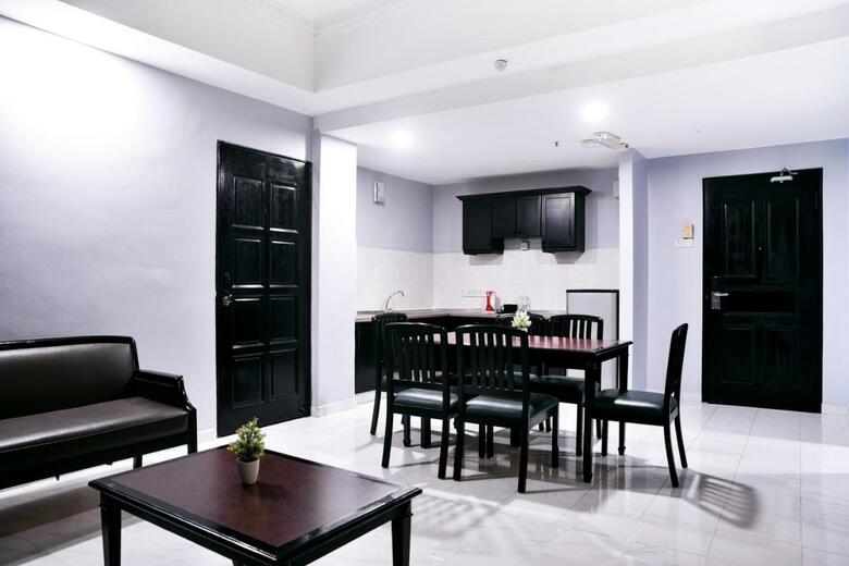 Leisure Cove Hotel And Apartments