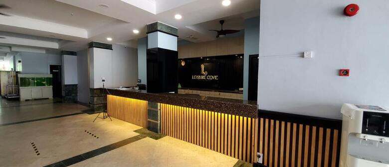 Leisure Cove Hotel And Apartments