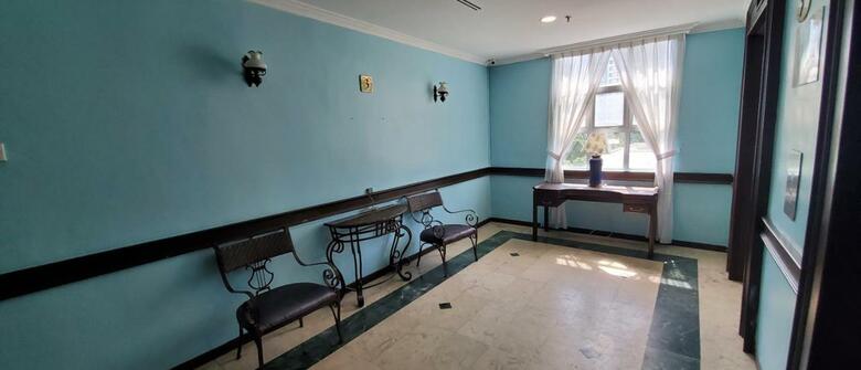 Leisure Cove Hotel And Apartments