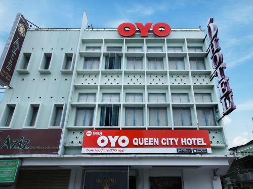 Oyo 998 Queen City Hotel