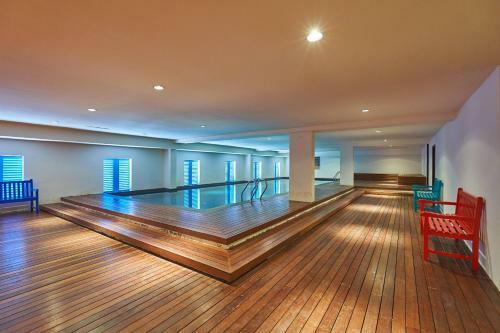 Oyo Home 44077 The Platinum Hotel & Suites- King