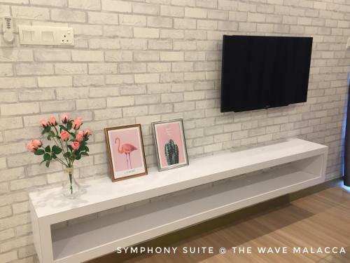 Symphony Suite @ The Wave