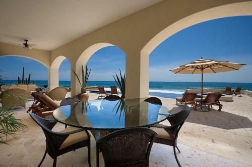 Beachfront Villa Near Great Surfing Villa Kash 3br