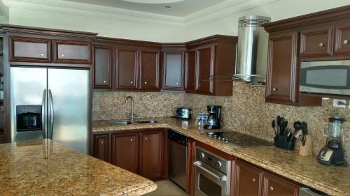 Hotel Las Olas Resort & Spa
