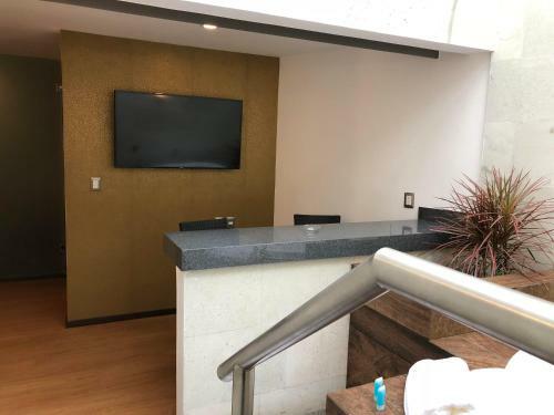 Hotel Kaia Suites