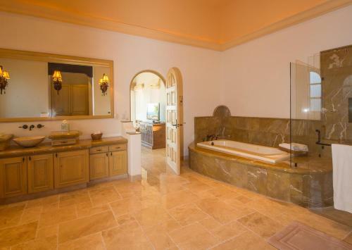 Two Luxurious Villas Perfect For Golfers Dos Casas