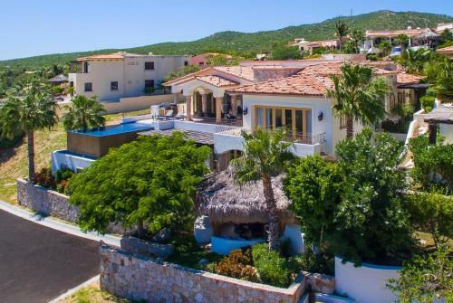 Luxurious Golf Getaway For 14, Villa De Los Faros