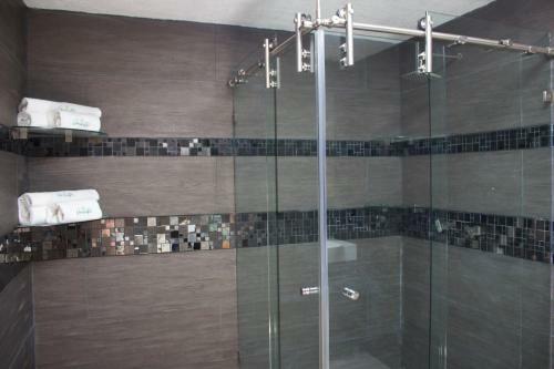 Ananta Hotel & Massage