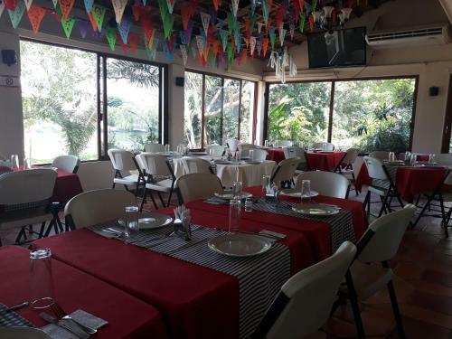 Hotel Villa Blanca Suites