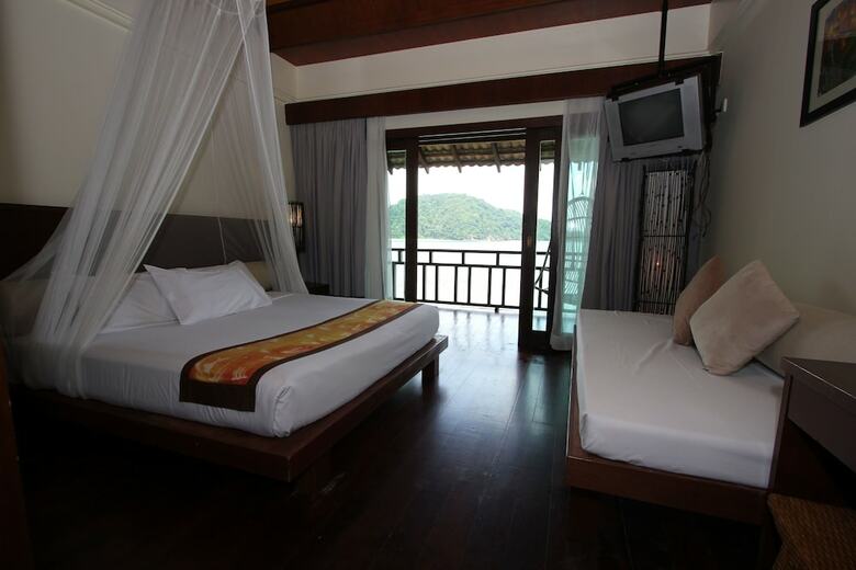 Hotel Gem Island Resort & Spa